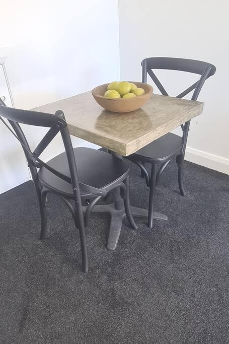 Apartment 1 - Haddin Court - Executive One Bedroom Blenheim Zewnętrze zdjęcie
