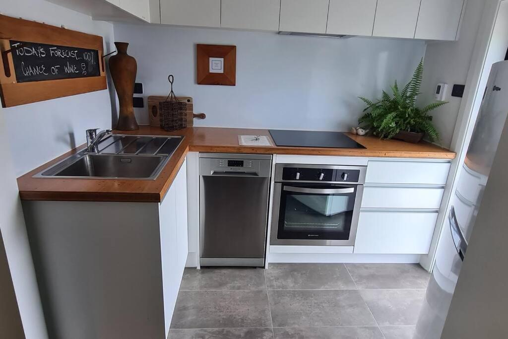 Apartment 1 - Haddin Court - Executive One Bedroom Blenheim Zewnętrze zdjęcie