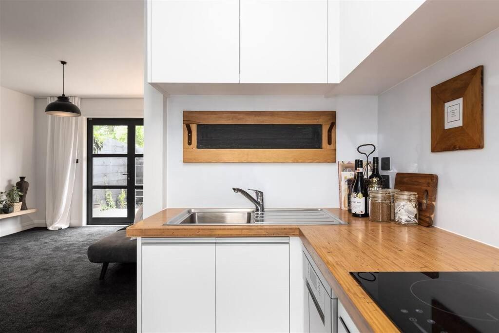 Apartment 1 - Haddin Court - Executive One Bedroom Blenheim Zewnętrze zdjęcie